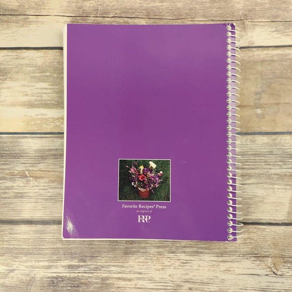 Get Togethers Cookbook Celebrating Friends Family - Picture 2 of 14